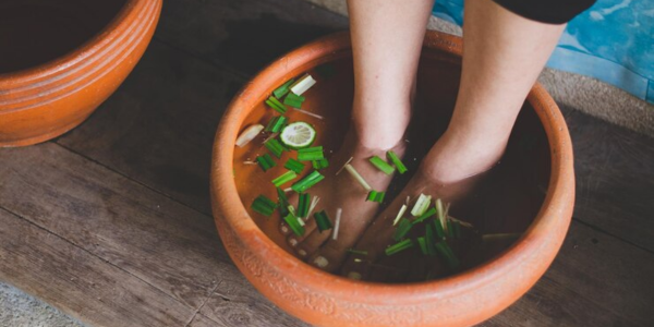 Swelling Reducer for Feet and Legs Home Remedies